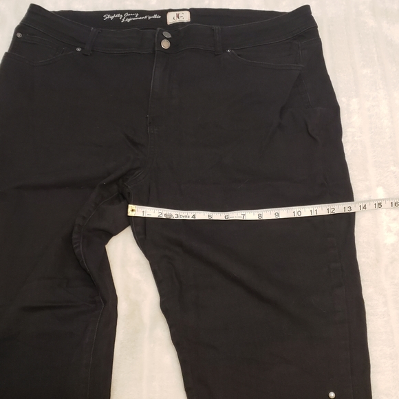 DC Jeans Slightly Curvy Beaded Detail Jeans - Picture 12 of 16